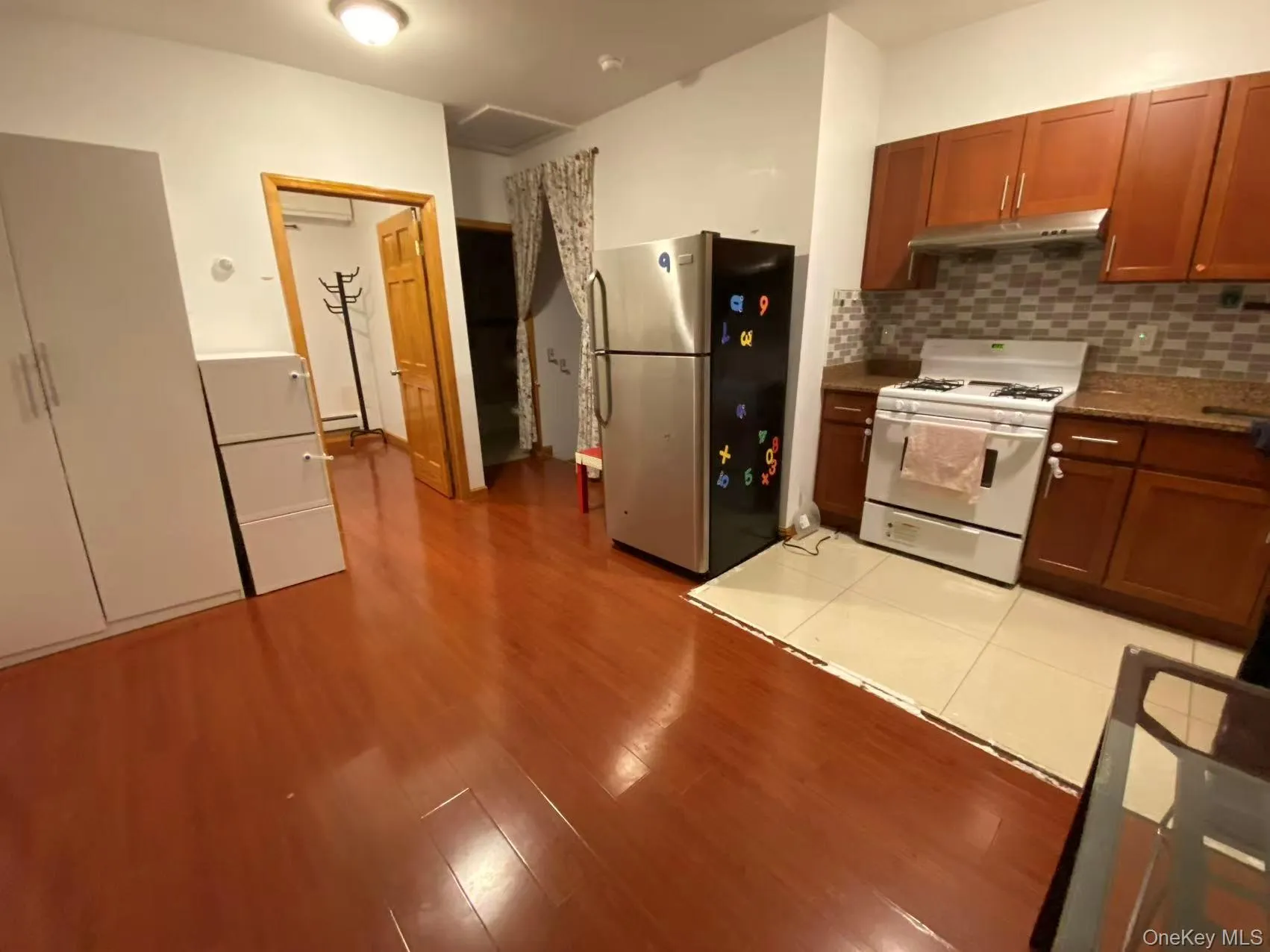 53-39 80th Street, New York, NY, 1 Bedroom Bedrooms, 4 Rooms Rooms,1 BathroomBathrooms,Residential Lease,For Rent,80th,0,1030071 53-39 80th Street, New York, NY, 1 Bedroom Bedrooms, 4 Rooms Rooms,1 BathroomBathrooms,Residential Lease,For Rent,80th,0,1030071