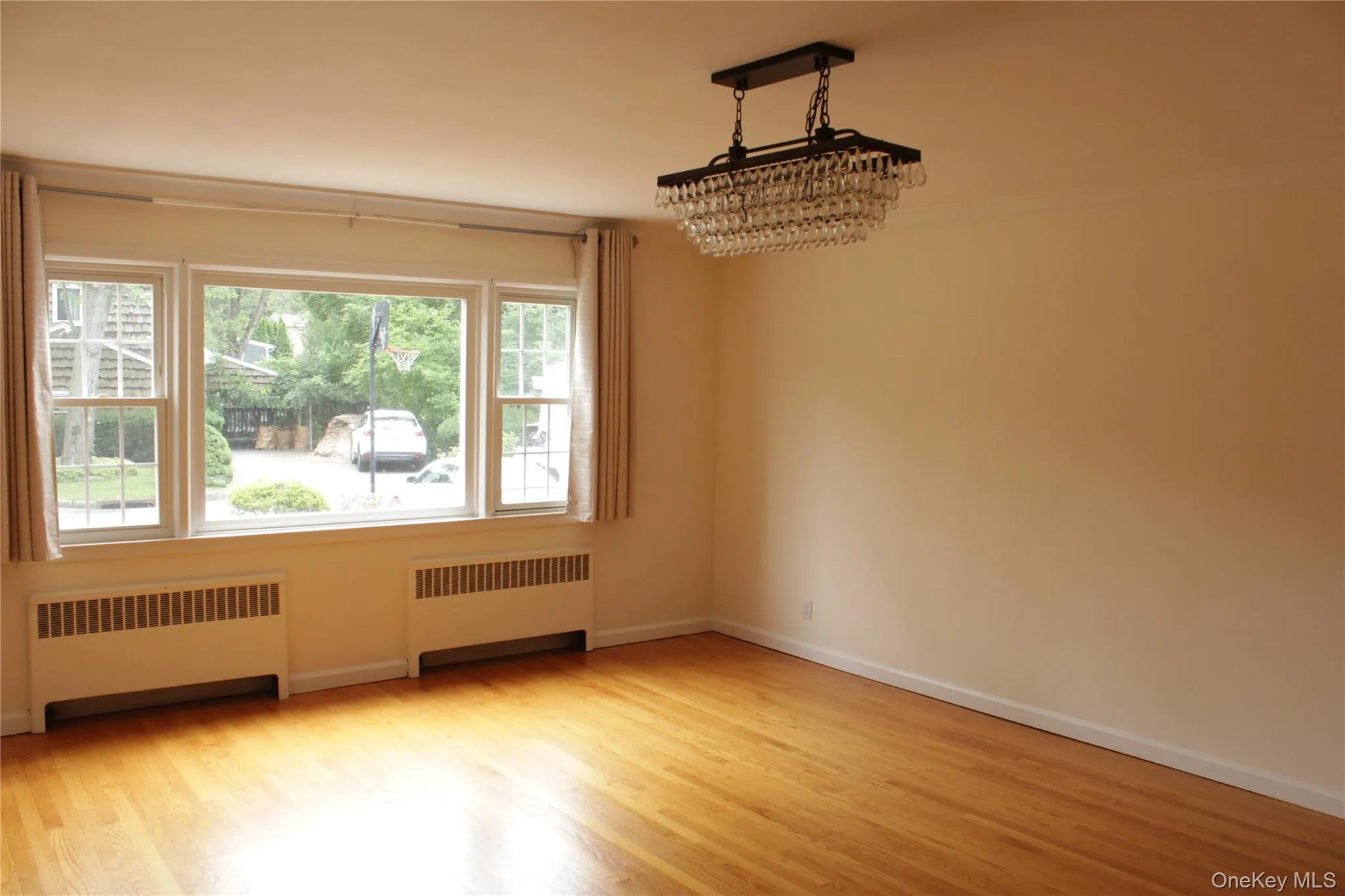 32 Dogwood Drive, Eastchester, NY, 5 Bedrooms Bedrooms, 9 Rooms Rooms,3 BathroomsBathrooms,Residential Lease,For Rent,Dogwood,0,1030072 32 Dogwood Drive, Eastchester, NY, 5 Bedrooms Bedrooms, 9 Rooms Rooms,3 BathroomsBathrooms,Residential Lease,For Rent,Dogwood,0,1030072