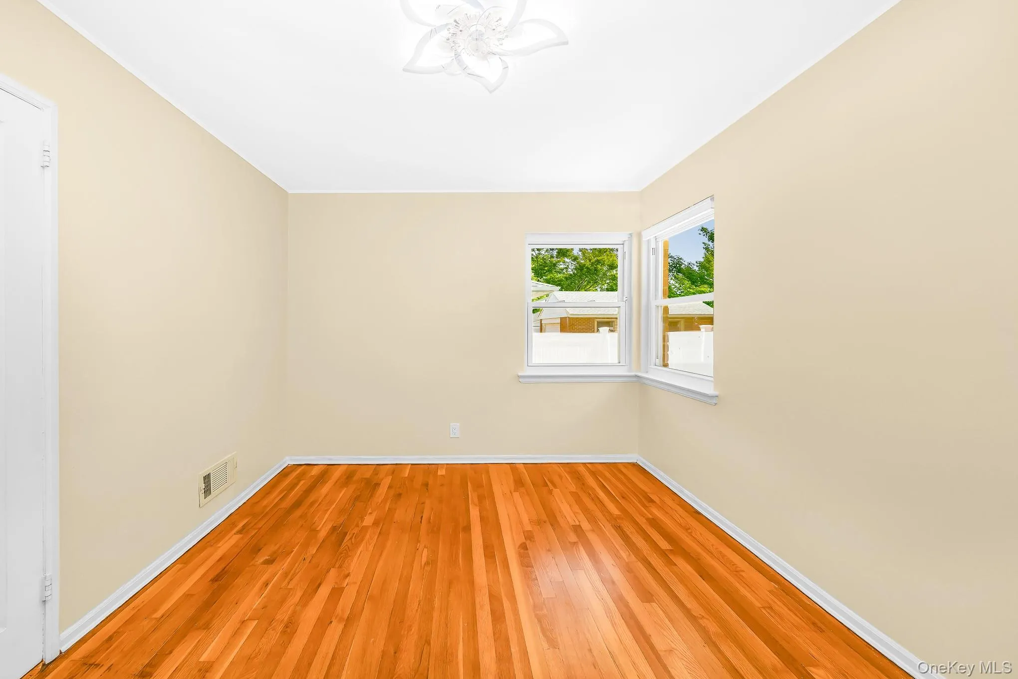 3900 Miller Place, Hempstead, NY, 3 Bedrooms Bedrooms, 6 Rooms Rooms,2 BathroomsBathrooms,Residential,For Rent,Miller,0,1030074 3900 Miller Place, Hempstead, NY, 3 Bedrooms Bedrooms, 6 Rooms Rooms,2 BathroomsBathrooms,Residential,For Rent,Miller,0,1030074