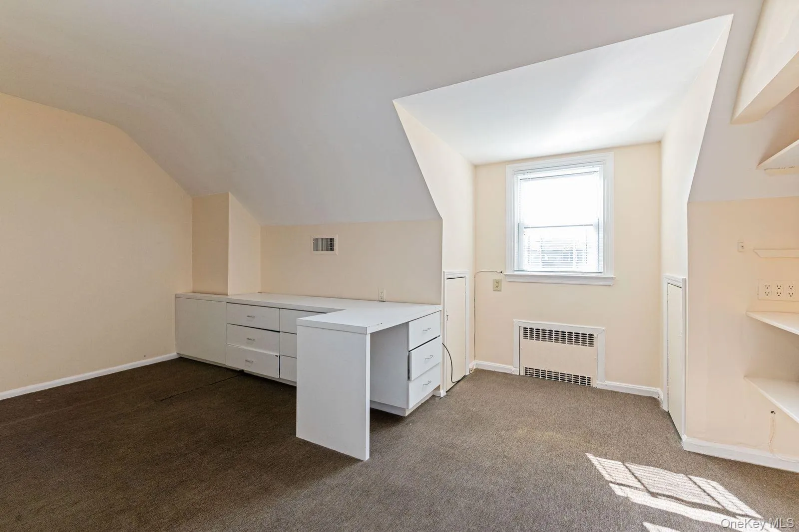 149 Lakeside Drive, Hempstead, NY, 6 Bedrooms Bedrooms, 10 Rooms Rooms,3 BathroomsBathrooms,Residential Lease,For Rent,Lakeside,0,1030075 149 Lakeside Drive, Hempstead, NY, 6 Bedrooms Bedrooms, 10 Rooms Rooms,3 BathroomsBathrooms,Residential Lease,For Rent,Lakeside,0,1030075