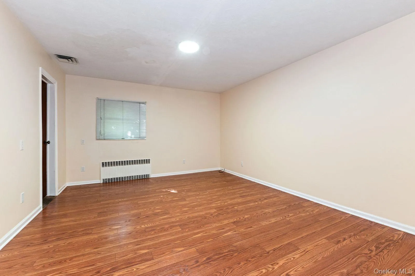 149 Lakeside Drive, Hempstead, NY, 6 Bedrooms Bedrooms, 10 Rooms Rooms,3 BathroomsBathrooms,Residential Lease,For Rent,Lakeside,0,1030075 149 Lakeside Drive, Hempstead, NY, 6 Bedrooms Bedrooms, 10 Rooms Rooms,3 BathroomsBathrooms,Residential Lease,For Rent,Lakeside,0,1030075