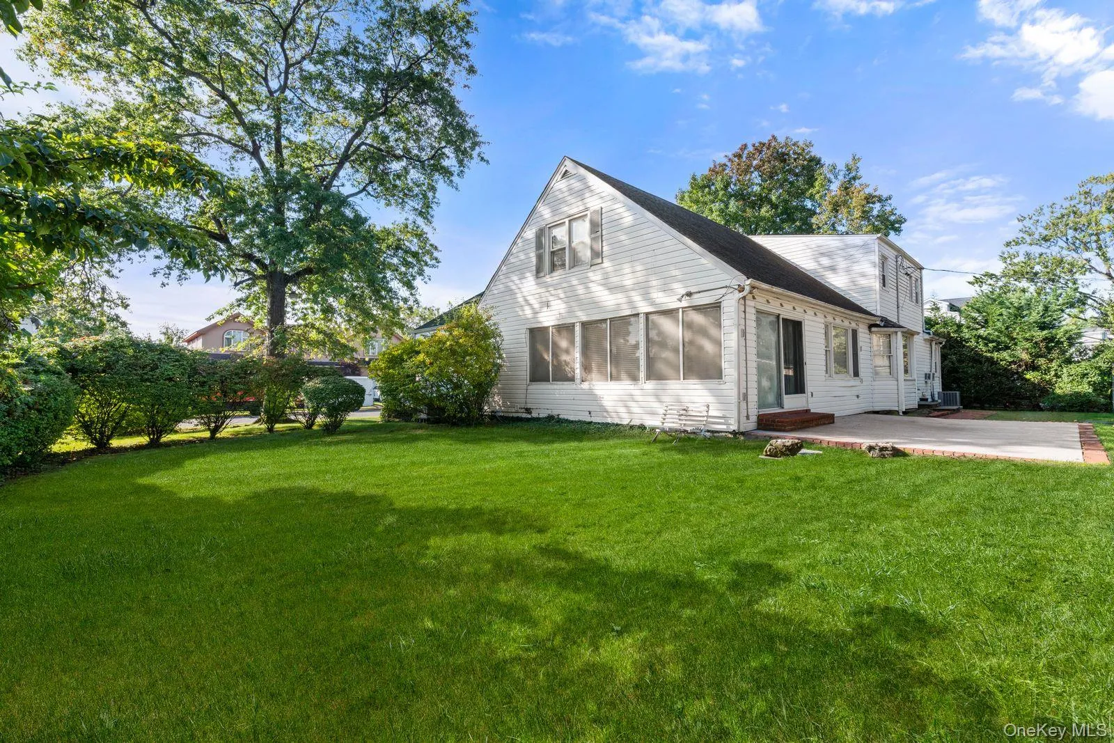149 Lakeside Drive, Hempstead, NY, 6 Bedrooms Bedrooms, 10 Rooms Rooms,3 BathroomsBathrooms,Residential Lease,For Rent,Lakeside,0,1030075 149 Lakeside Drive, Hempstead, NY, 6 Bedrooms Bedrooms, 10 Rooms Rooms,3 BathroomsBathrooms,Residential Lease,For Rent,Lakeside,0,1030075