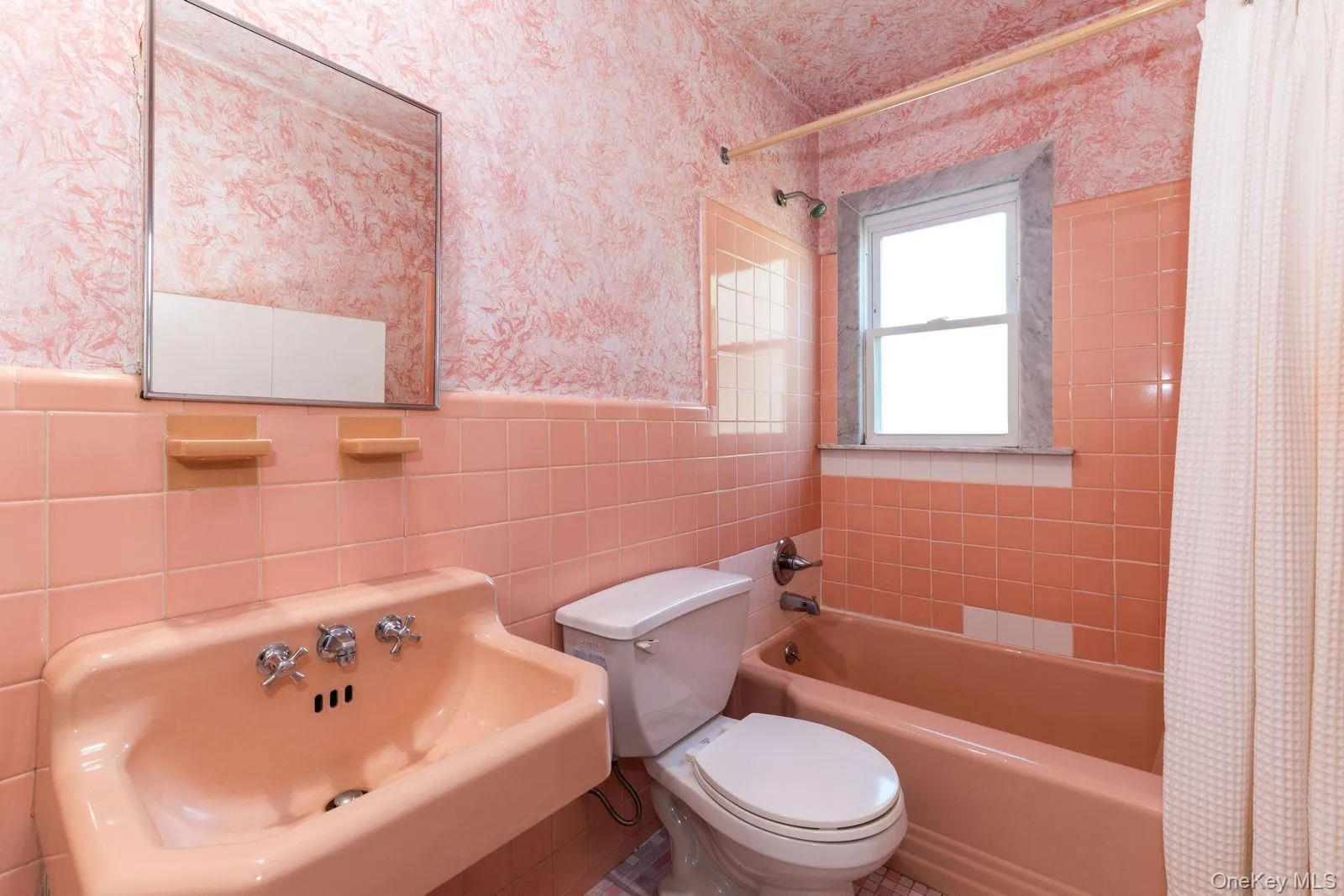 149 Lakeside Drive, Hempstead, NY, 6 Bedrooms Bedrooms, 10 Rooms Rooms,3 BathroomsBathrooms,Residential Lease,For Rent,Lakeside,0,1030075 149 Lakeside Drive, Hempstead, NY, 6 Bedrooms Bedrooms, 10 Rooms Rooms,3 BathroomsBathrooms,Residential Lease,For Rent,Lakeside,0,1030075
