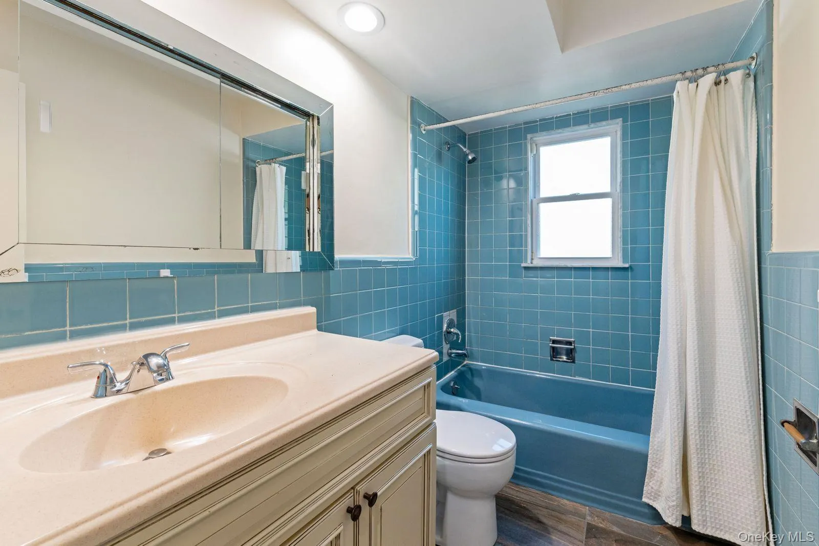 149 Lakeside Drive, Hempstead, NY, 6 Bedrooms Bedrooms, 10 Rooms Rooms,3 BathroomsBathrooms,Residential Lease,For Rent,Lakeside,0,1030075 149 Lakeside Drive, Hempstead, NY, 6 Bedrooms Bedrooms, 10 Rooms Rooms,3 BathroomsBathrooms,Residential Lease,For Rent,Lakeside,0,1030075