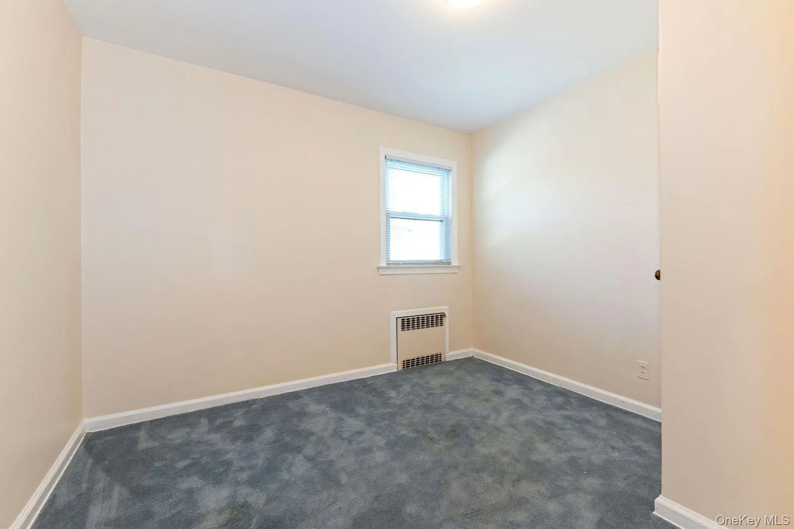 149 Lakeside Drive, Hempstead, NY, 6 Bedrooms Bedrooms, 10 Rooms Rooms,3 BathroomsBathrooms,Residential Lease,For Rent,Lakeside,0,1030075 149 Lakeside Drive, Hempstead, NY, 6 Bedrooms Bedrooms, 10 Rooms Rooms,3 BathroomsBathrooms,Residential Lease,For Rent,Lakeside,0,1030075