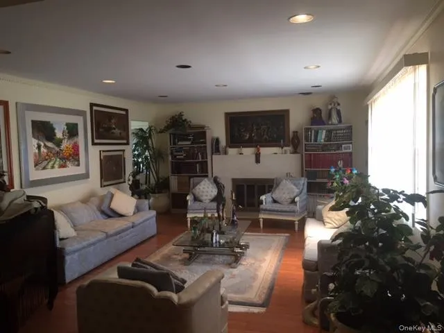 149 Lakeside Drive, Hempstead, NY, 6 Bedrooms Bedrooms, 10 Rooms Rooms,3 BathroomsBathrooms,Residential Lease,For Rent,Lakeside,0,1030075 149 Lakeside Drive, Hempstead, NY, 6 Bedrooms Bedrooms, 10 Rooms Rooms,3 BathroomsBathrooms,Residential Lease,For Rent,Lakeside,0,1030075