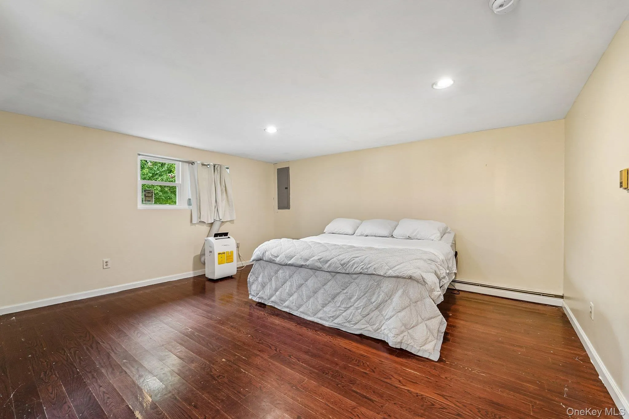 11 High Hill Avenue, Warwick (town), NY, 4 Bedrooms Bedrooms, 9 Rooms Rooms,2 BathroomsBathrooms,Residential,For Rent,High Hill,0,1030080 11 High Hill Avenue, Warwick (town), NY, 4 Bedrooms Bedrooms, 9 Rooms Rooms,2 BathroomsBathrooms,Residential,For Rent,High Hill,0,1030080