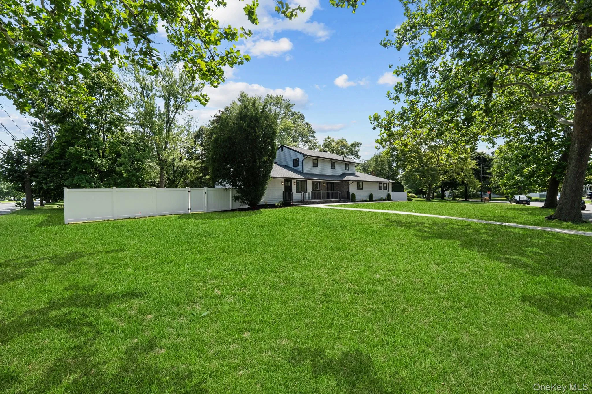 1 Greg Lane, Huntington, NY, 4 Bedrooms Bedrooms, 12 Rooms Rooms,3 BathroomsBathrooms,Residential,For Rent,Greg,0,1030081 1 Greg Lane, Huntington, NY, 4 Bedrooms Bedrooms, 12 Rooms Rooms,3 BathroomsBathrooms,Residential,For Rent,Greg,0,1030081