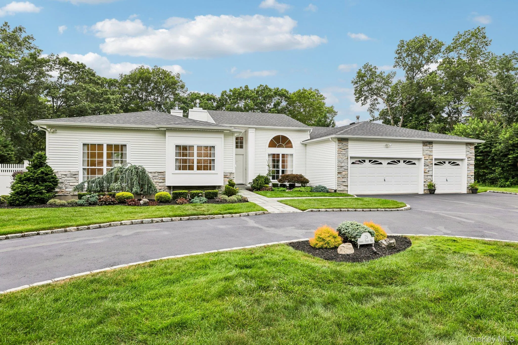 75 Arbor Field Way, Brookhaven, NY, 4 Bedrooms Bedrooms, 9 Rooms Rooms,3 BathroomsBathrooms,Residential,For Rent,Arbor Field,0,1030092 75 Arbor Field Way, Brookhaven, NY, 4 Bedrooms Bedrooms, 9 Rooms Rooms,3 BathroomsBathrooms,Residential,For Rent,Arbor Field,0,1030092