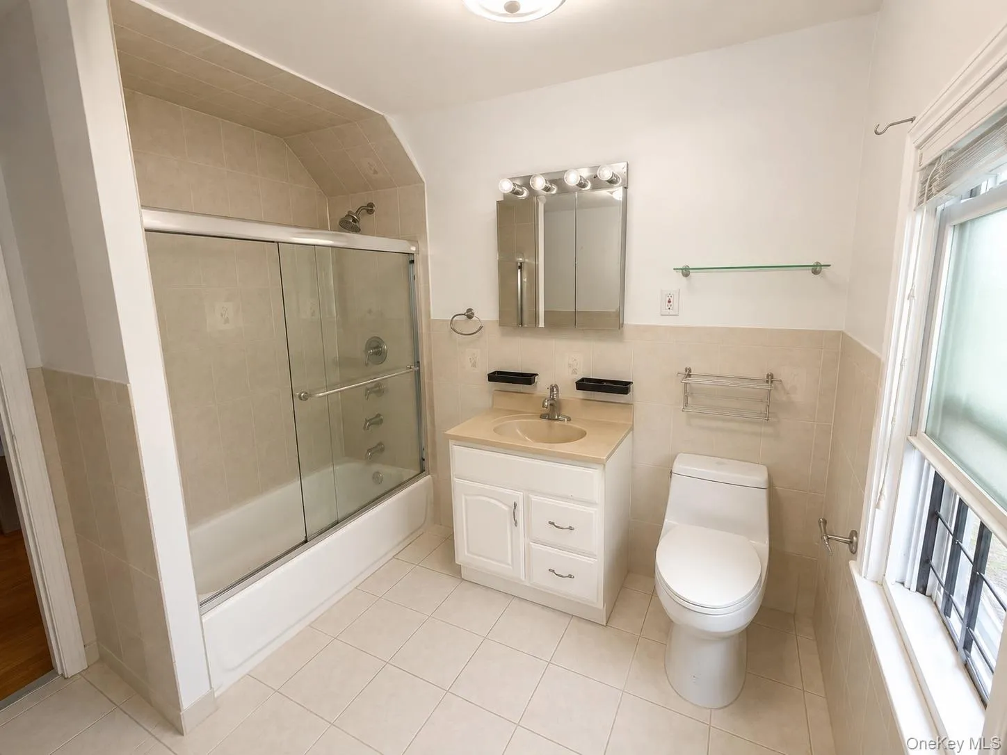 116-24 220th Street, New York, NY, 2 Bedrooms Bedrooms, 4 Rooms Rooms,1 BathroomBathrooms,Residential Lease,For Rent,220th,0,1030101 116-24 220th Street, New York, NY, 2 Bedrooms Bedrooms, 4 Rooms Rooms,1 BathroomBathrooms,Residential Lease,For Rent,220th,0,1030101