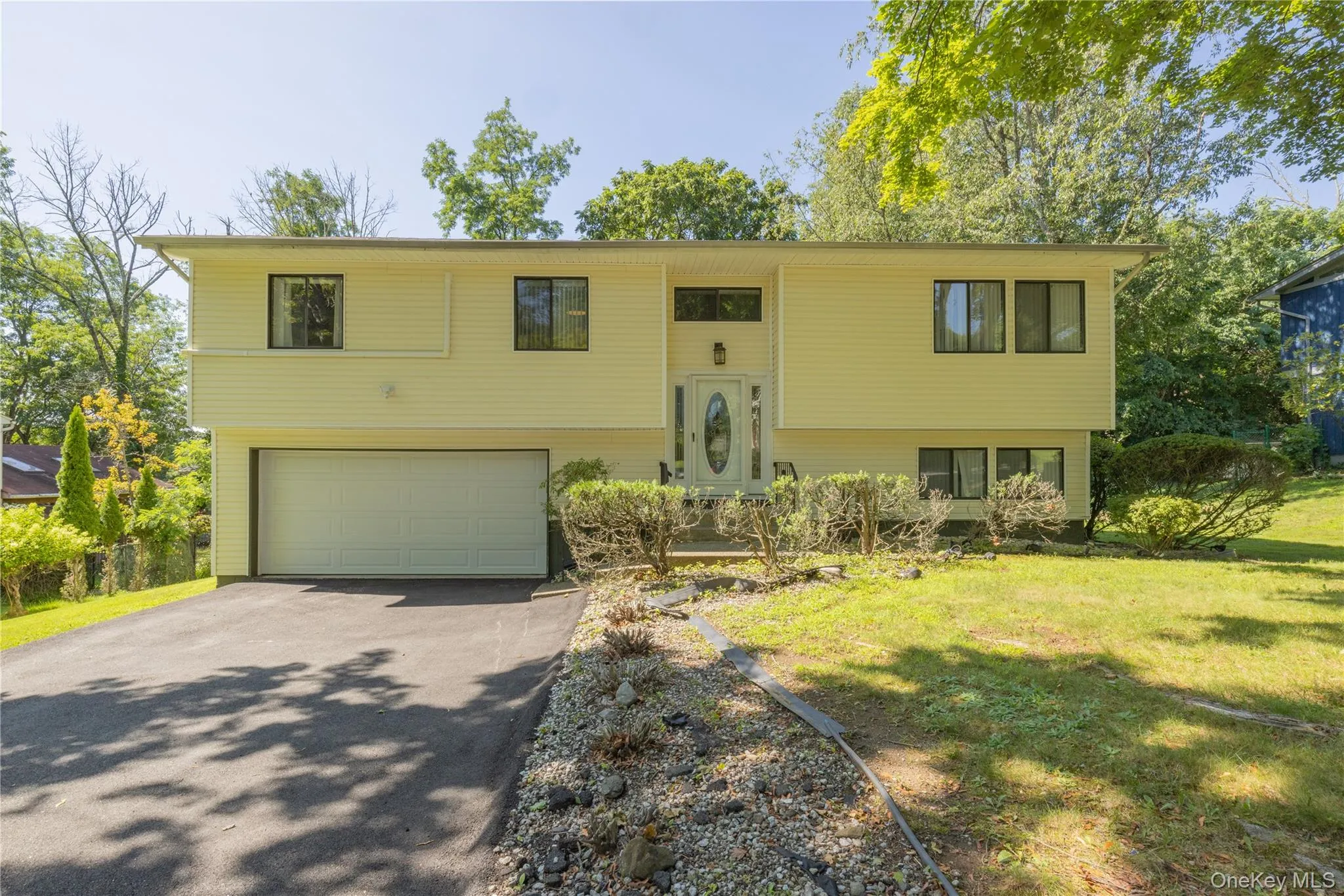 23 Carriage Lane, Ramapo, NY, 4 Bedrooms Bedrooms, 8 Rooms Rooms,3 BathroomsBathrooms,Residential,For Rent,Carriage,0,1030103 23 Carriage Lane, Ramapo, NY, 4 Bedrooms Bedrooms, 8 Rooms Rooms,3 BathroomsBathrooms,Residential,For Rent,Carriage,0,1030103