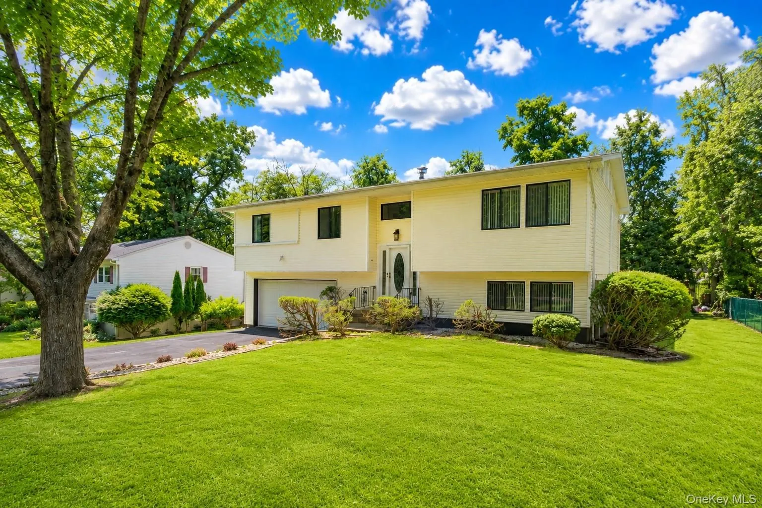23 Carriage Lane, Ramapo, NY, 4 Bedrooms Bedrooms, 8 Rooms Rooms,3 BathroomsBathrooms,Residential,For Rent,Carriage,0,1030103 23 Carriage Lane, Ramapo, NY, 4 Bedrooms Bedrooms, 8 Rooms Rooms,3 BathroomsBathrooms,Residential,For Rent,Carriage,0,1030103