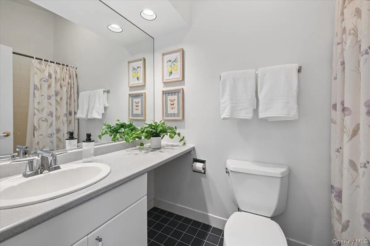 37 Clarewood Drive, Greenburgh, NY, 2 Bedrooms Bedrooms, 6 Rooms Rooms,2 BathroomsBathrooms,Residential,For Rent,Clarewood,0,1030119 37 Clarewood Drive, Greenburgh, NY, 2 Bedrooms Bedrooms, 6 Rooms Rooms,2 BathroomsBathrooms,Residential,For Rent,Clarewood,0,1030119