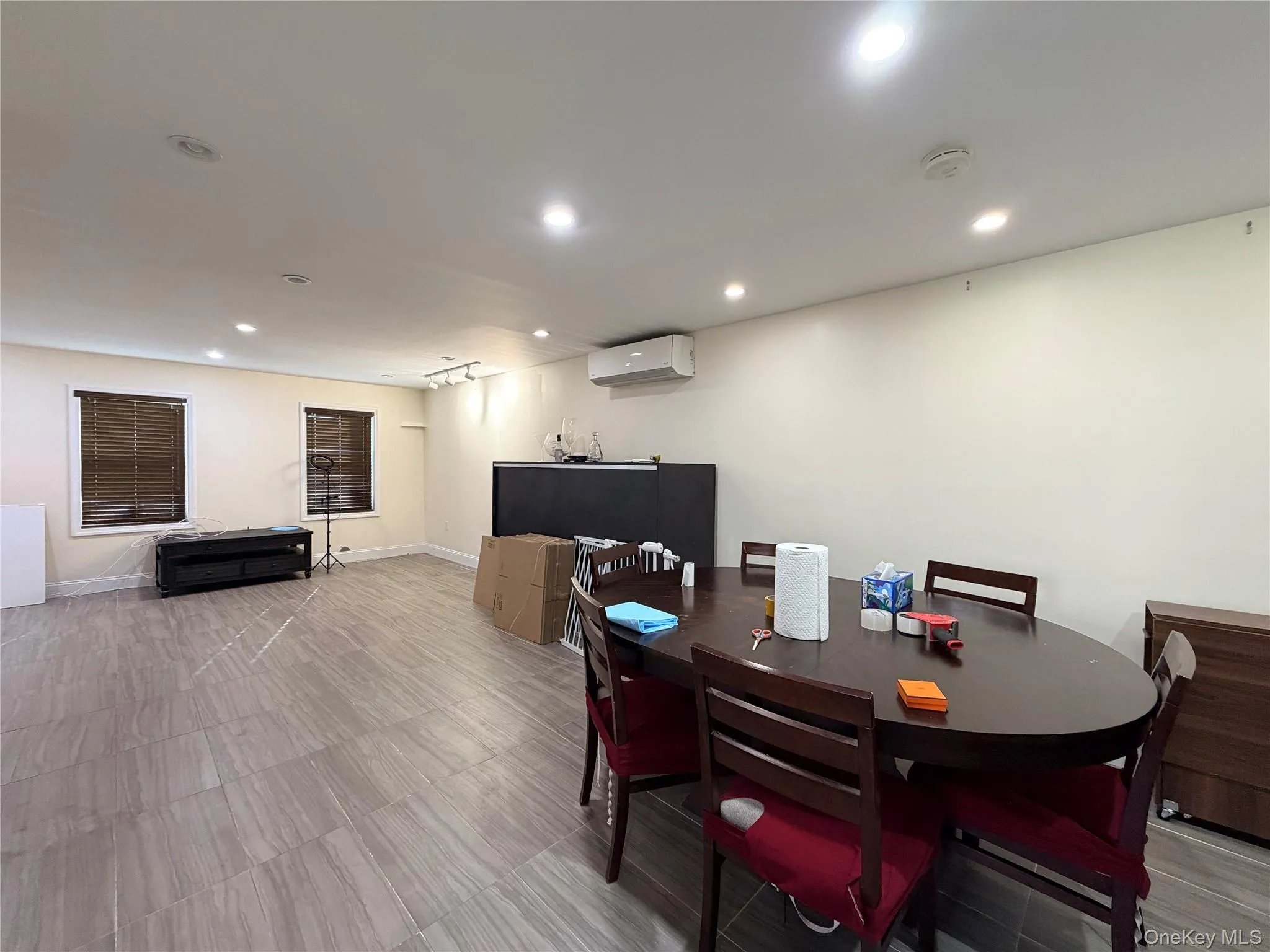 3321 Farrington Street, New York, NY, 3 Bedrooms Bedrooms, 5 Rooms Rooms,1 BathroomBathrooms,Residential Lease,For Rent,Farrington,0,1030125 3321 Farrington Street, New York, NY, 3 Bedrooms Bedrooms, 5 Rooms Rooms,1 BathroomBathrooms,Residential Lease,For Rent,Farrington,0,1030125