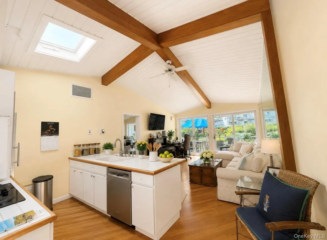 35 Library Avenue, Southampton, NY, 1 Bedroom Bedrooms, 4 Rooms Rooms,1 BathroomBathrooms,Residential,For Rent,Library Avenue,0,1030134 35 Library Avenue, Southampton, NY, 1 Bedroom Bedrooms, 4 Rooms Rooms,1 BathroomBathrooms,Residential,For Rent,Library Avenue,0,1030134
