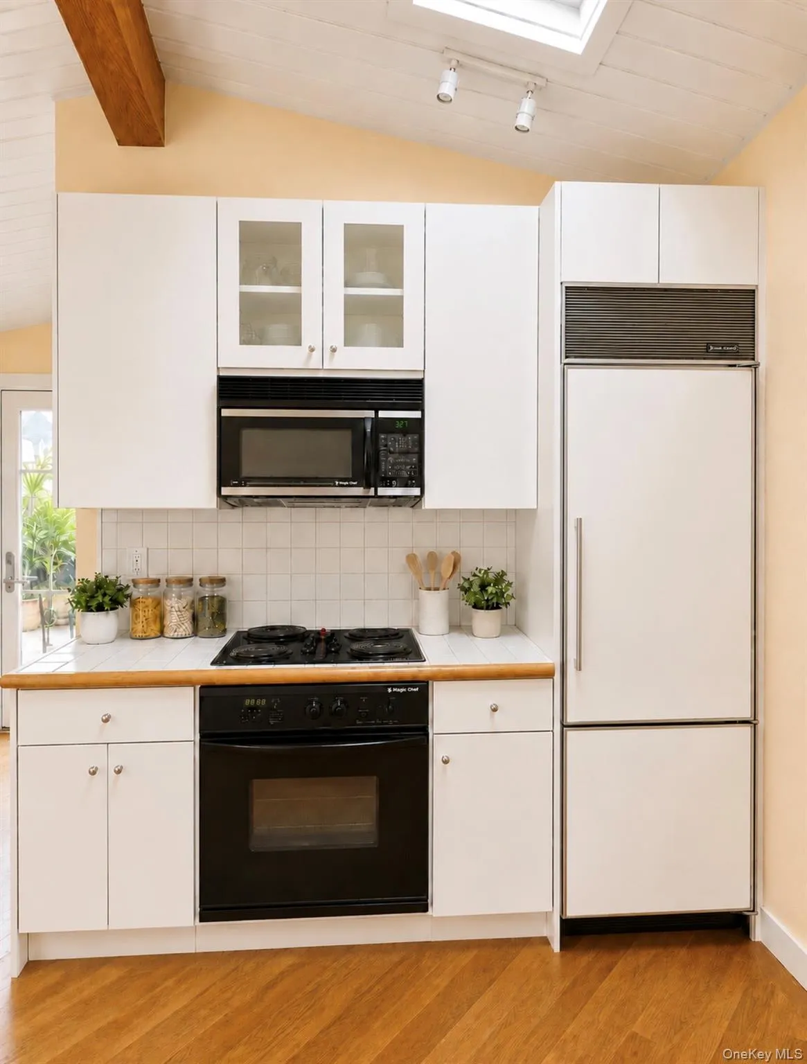 35 Library Avenue, Southampton, NY, 1 Bedroom Bedrooms, 4 Rooms Rooms,1 BathroomBathrooms,Residential,For Rent,Library Avenue,0,1030134 35 Library Avenue, Southampton, NY, 1 Bedroom Bedrooms, 4 Rooms Rooms,1 BathroomBathrooms,Residential,For Rent,Library Avenue,0,1030134