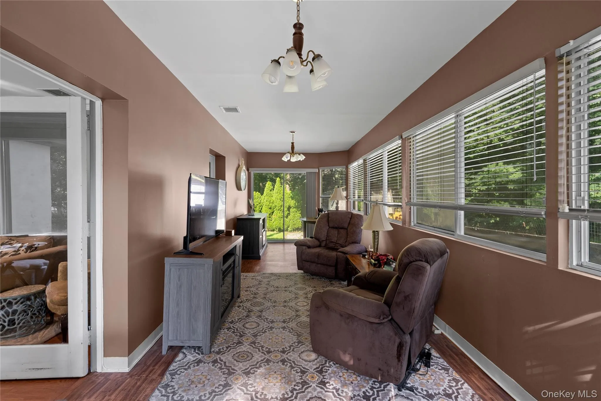 206 Cliff Road, Riverhead, NY, 4 Bedrooms Bedrooms, 9 Rooms Rooms,2 BathroomsBathrooms,Residential,For Rent,Cliff,0,1030137 206 Cliff Road, Riverhead, NY, 4 Bedrooms Bedrooms, 9 Rooms Rooms,2 BathroomsBathrooms,Residential,For Rent,Cliff,0,1030137