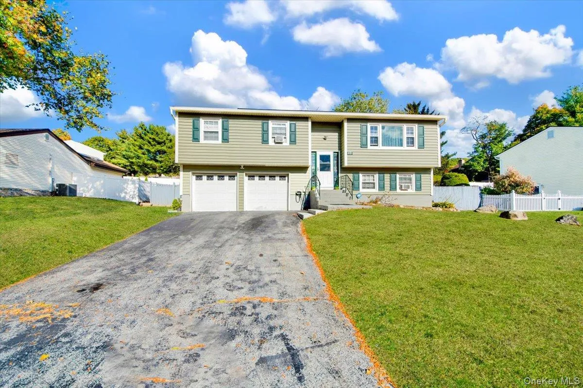 42 Keats Drive, New Windsor, NY, 3 Bedrooms Bedrooms, 8 Rooms Rooms,1 BathroomBathrooms,Residential,For Rent,Keats,0,1030142 42 Keats Drive, New Windsor, NY, 3 Bedrooms Bedrooms, 8 Rooms Rooms,1 BathroomBathrooms,Residential,For Rent,Keats,0,1030142