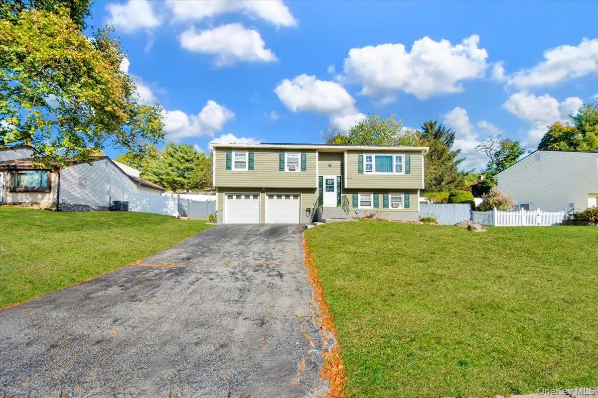 42 Keats Drive, New Windsor, NY, 3 Bedrooms Bedrooms, 8 Rooms Rooms,1 BathroomBathrooms,Residential,For Rent,Keats,0,1030142 42 Keats Drive, New Windsor, NY, 3 Bedrooms Bedrooms, 8 Rooms Rooms,1 BathroomBathrooms,Residential,For Rent,Keats,0,1030142