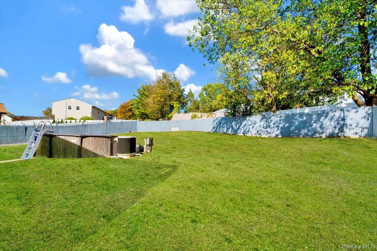 42 Keats Drive, New Windsor, NY, 3 Bedrooms Bedrooms, 8 Rooms Rooms,1 BathroomBathrooms,Residential,For Rent,Keats,0,1030142 42 Keats Drive, New Windsor, NY, 3 Bedrooms Bedrooms, 8 Rooms Rooms,1 BathroomBathrooms,Residential,For Rent,Keats,0,1030142