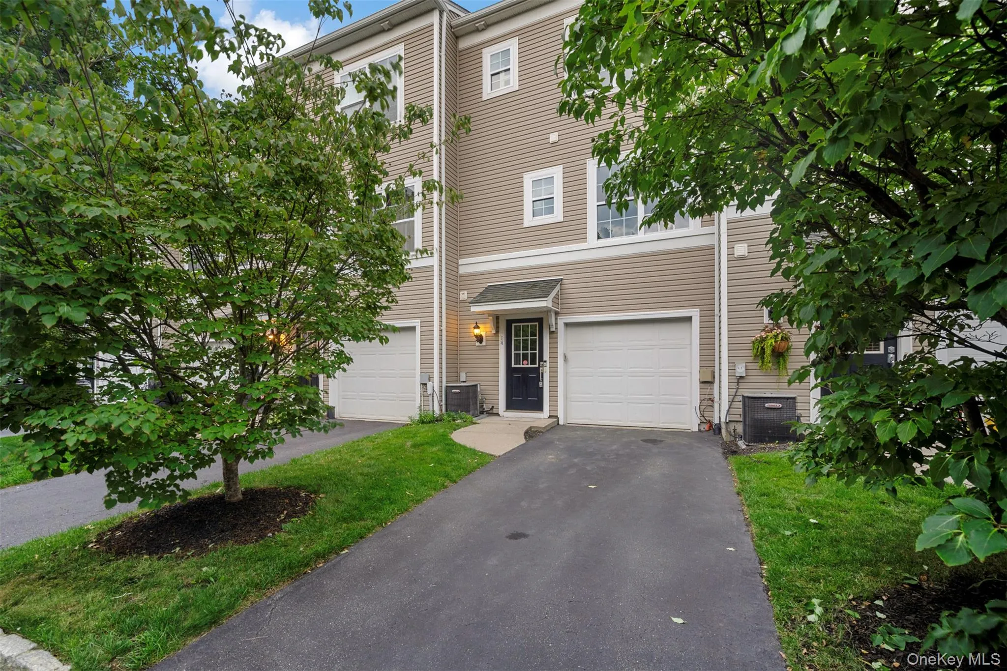 14 Maler Lane, Brookhaven, NY, 2 Bedrooms Bedrooms, 7 Rooms Rooms,2 BathroomsBathrooms,Residential,For Rent,Maler,0,1030147 14 Maler Lane, Brookhaven, NY, 2 Bedrooms Bedrooms, 7 Rooms Rooms,2 BathroomsBathrooms,Residential,For Rent,Maler,0,1030147