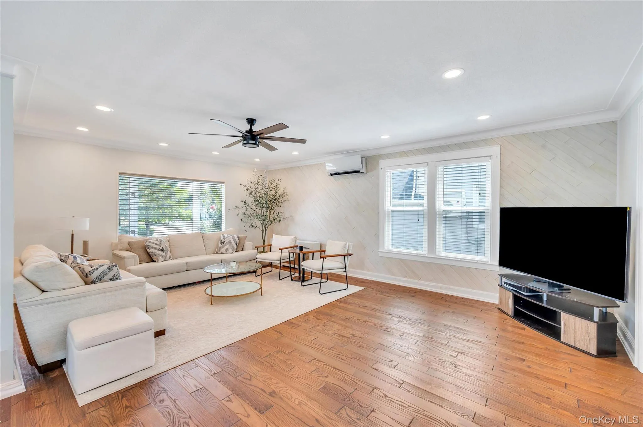 232 Locust Street, Hempstead, NY, 3 Bedrooms Bedrooms, 8 Rooms Rooms,1 BathroomBathrooms,Residential,For Rent,Locust,0,1030153 232 Locust Street, Hempstead, NY, 3 Bedrooms Bedrooms, 8 Rooms Rooms,1 BathroomBathrooms,Residential,For Rent,Locust,0,1030153