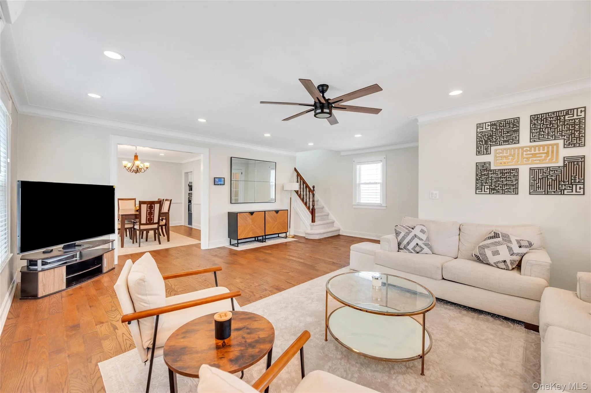 232 Locust Street, Hempstead, NY, 3 Bedrooms Bedrooms, 8 Rooms Rooms,1 BathroomBathrooms,Residential,For Rent,Locust,0,1030153 232 Locust Street, Hempstead, NY, 3 Bedrooms Bedrooms, 8 Rooms Rooms,1 BathroomBathrooms,Residential,For Rent,Locust,0,1030153