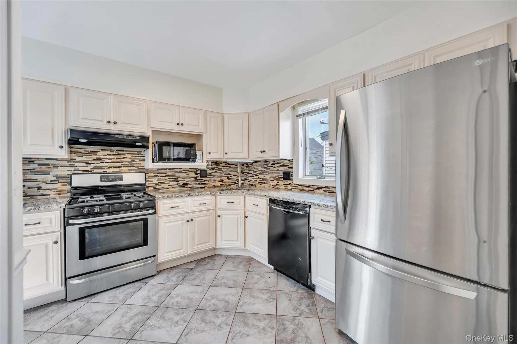 232 Locust Street, Hempstead, NY, 3 Bedrooms Bedrooms, 8 Rooms Rooms,1 BathroomBathrooms,Residential,For Rent,Locust,0,1030153 232 Locust Street, Hempstead, NY, 3 Bedrooms Bedrooms, 8 Rooms Rooms,1 BathroomBathrooms,Residential,For Rent,Locust,0,1030153