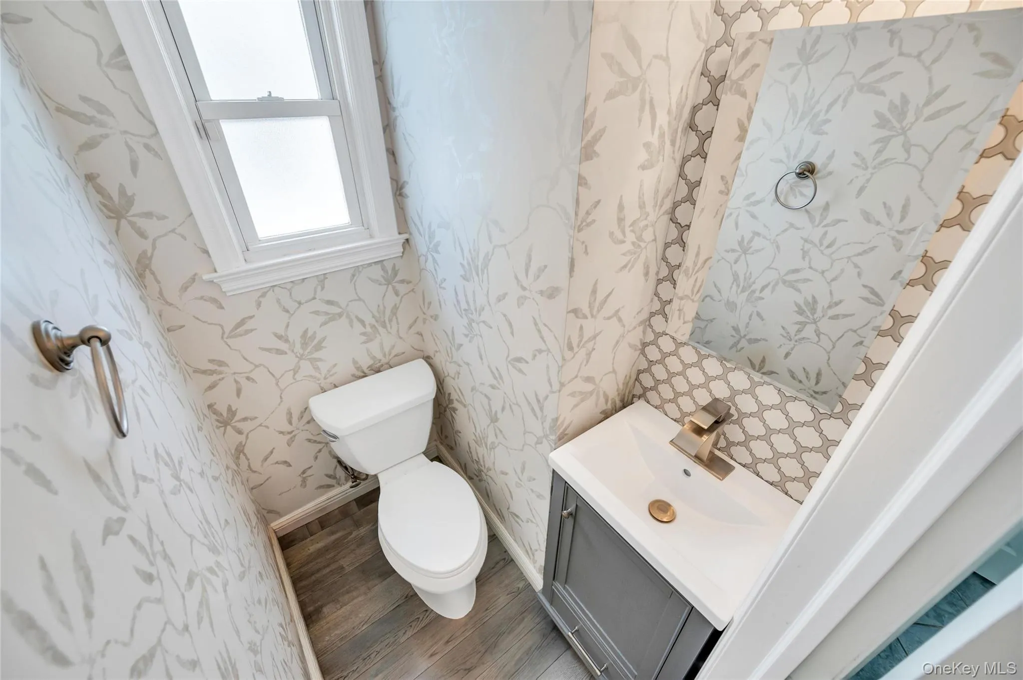 232 Locust Street, Hempstead, NY, 3 Bedrooms Bedrooms, 8 Rooms Rooms,1 BathroomBathrooms,Residential,For Rent,Locust,0,1030153 232 Locust Street, Hempstead, NY, 3 Bedrooms Bedrooms, 8 Rooms Rooms,1 BathroomBathrooms,Residential,For Rent,Locust,0,1030153
