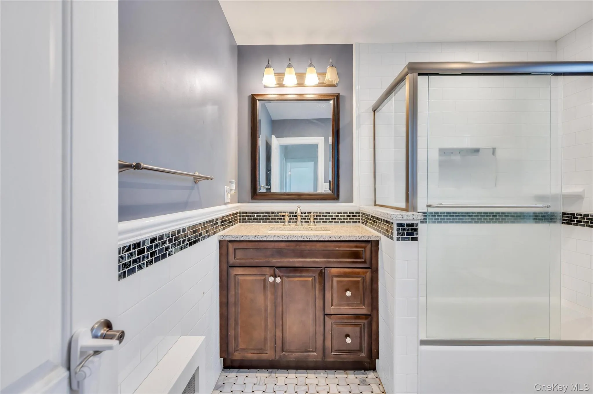 232 Locust Street, Hempstead, NY, 3 Bedrooms Bedrooms, 8 Rooms Rooms,1 BathroomBathrooms,Residential,For Rent,Locust,0,1030153 232 Locust Street, Hempstead, NY, 3 Bedrooms Bedrooms, 8 Rooms Rooms,1 BathroomBathrooms,Residential,For Rent,Locust,0,1030153
