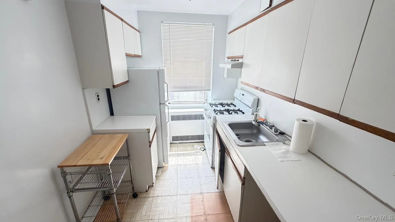 61-41 Saunders Street, New York, NY, 3 Rooms Rooms,1 BathroomBathrooms,Residential,For Rent,Saunders,0,1030156 61-41 Saunders Street, New York, NY, 3 Rooms Rooms,1 BathroomBathrooms,Residential,For Rent,Saunders,0,1030156