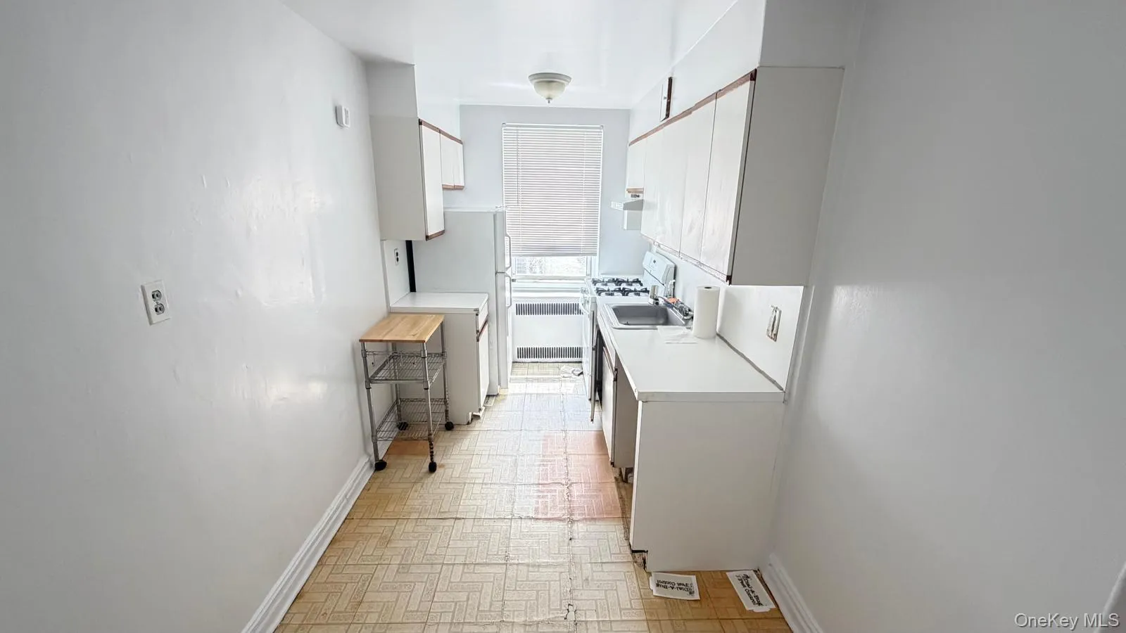 61-41 Saunders Street, New York, NY, 3 Rooms Rooms,1 BathroomBathrooms,Residential,For Rent,Saunders,0,1030156 61-41 Saunders Street, New York, NY, 3 Rooms Rooms,1 BathroomBathrooms,Residential,For Rent,Saunders,0,1030156