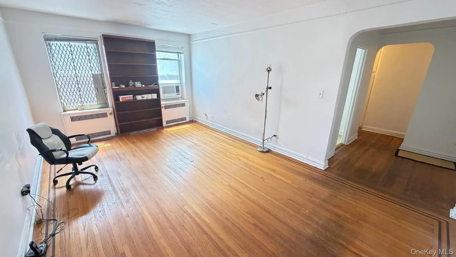 61-41 Saunders Street, New York, NY, 3 Rooms Rooms,1 BathroomBathrooms,Residential,For Rent,Saunders,0,1030156 61-41 Saunders Street, New York, NY, 3 Rooms Rooms,1 BathroomBathrooms,Residential,For Rent,Saunders,0,1030156