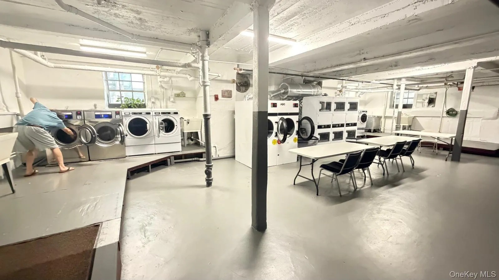 61-41 Saunders Street, New York, NY, 3 Rooms Rooms,1 BathroomBathrooms,Residential,For Rent,Saunders,0,1030156 61-41 Saunders Street, New York, NY, 3 Rooms Rooms,1 BathroomBathrooms,Residential,For Rent,Saunders,0,1030156