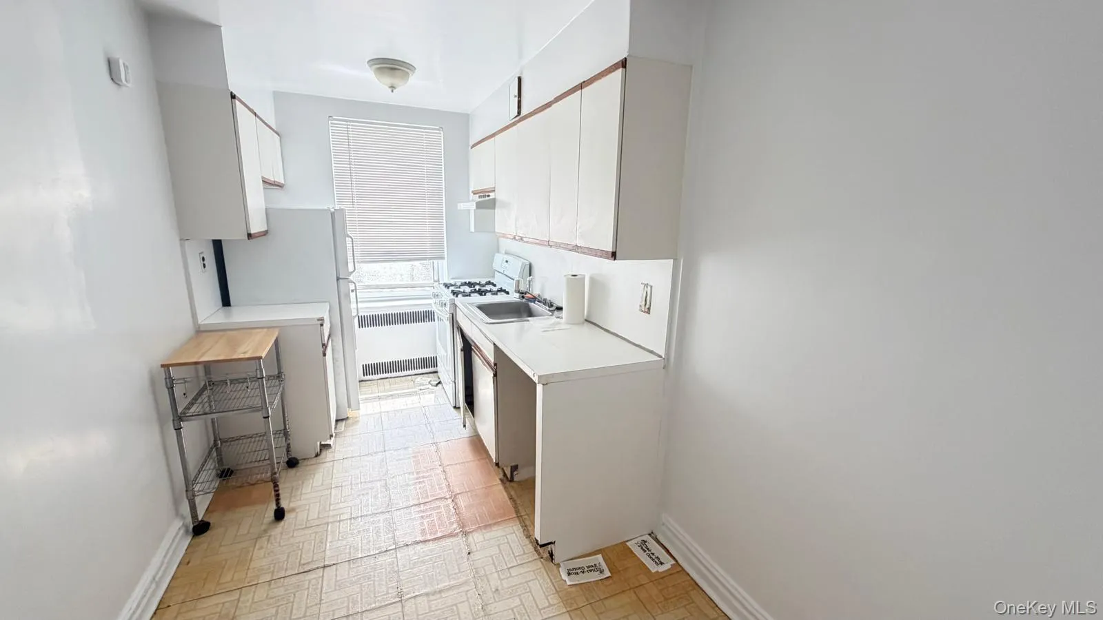 61-41 Saunders Street, New York, NY, 3 Rooms Rooms,1 BathroomBathrooms,Residential,For Rent,Saunders,0,1030156 61-41 Saunders Street, New York, NY, 3 Rooms Rooms,1 BathroomBathrooms,Residential,For Rent,Saunders,0,1030156