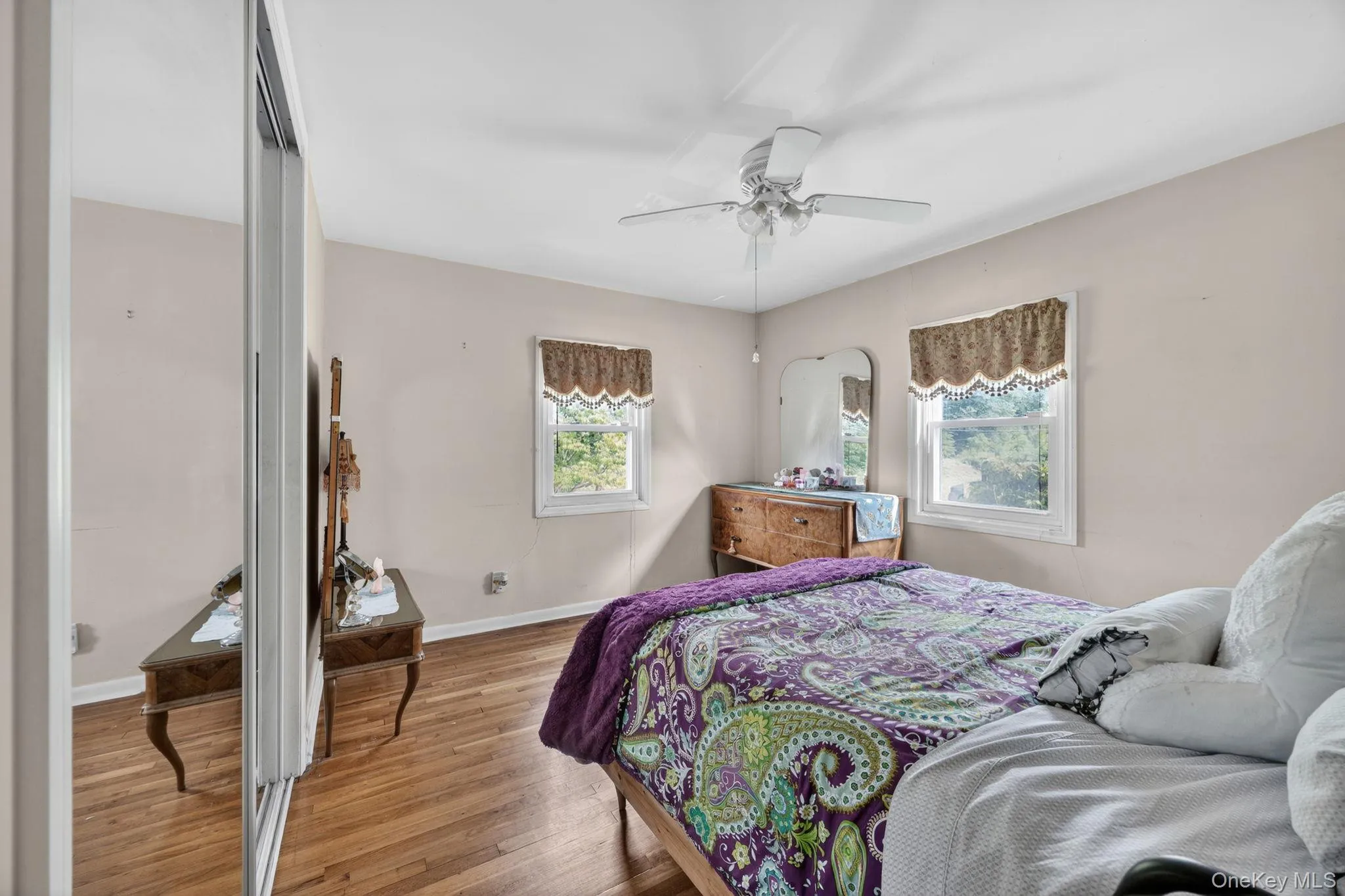Hardwood flooring with neutral wall tones Hardwood flooring with neutral wall tones
