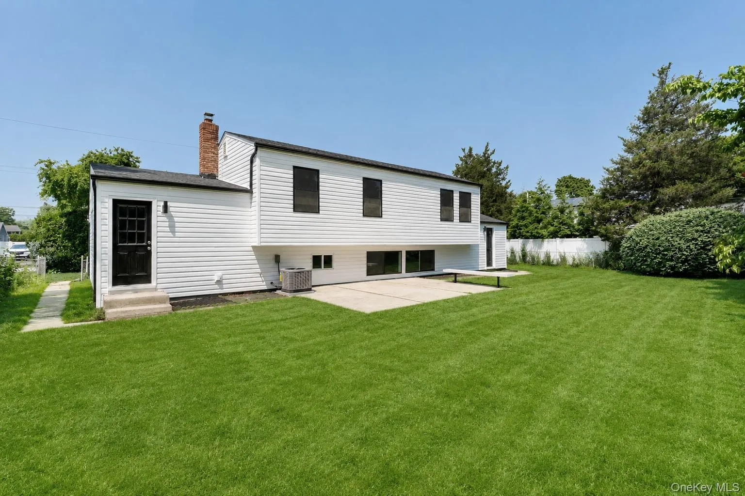 933 Thompson Drive, Islip, NY, 3 Bedrooms Bedrooms, 9 Rooms Rooms,3 BathroomsBathrooms,Residential,For Rent,Thompson,0,1030178 933 Thompson Drive, Islip, NY, 3 Bedrooms Bedrooms, 9 Rooms Rooms,3 BathroomsBathrooms,Residential,For Rent,Thompson,0,1030178