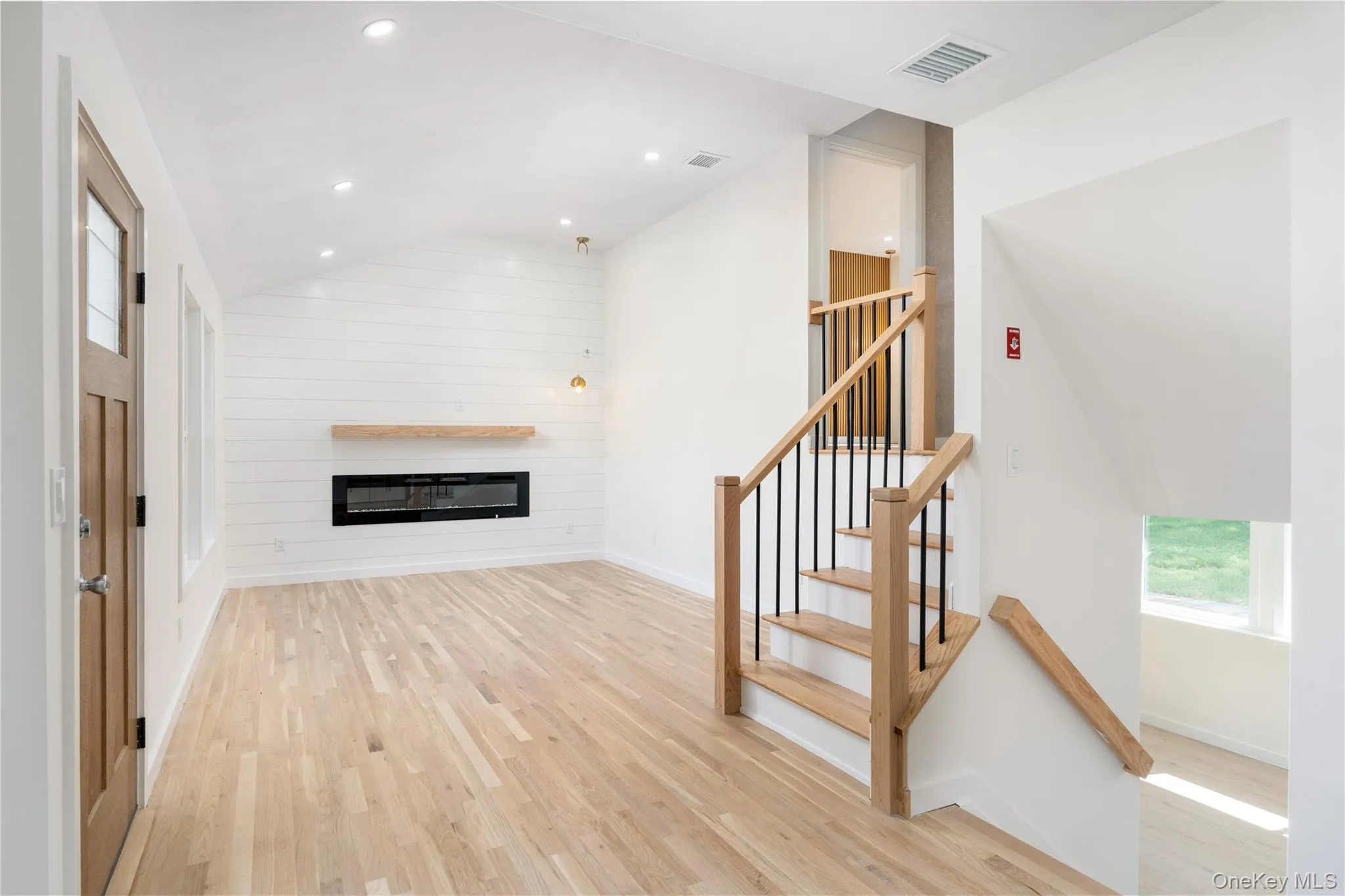 933 Thompson Drive, Islip, NY, 3 Bedrooms Bedrooms, 9 Rooms Rooms,3 BathroomsBathrooms,Residential,For Rent,Thompson,0,1030178 933 Thompson Drive, Islip, NY, 3 Bedrooms Bedrooms, 9 Rooms Rooms,3 BathroomsBathrooms,Residential,For Rent,Thompson,0,1030178