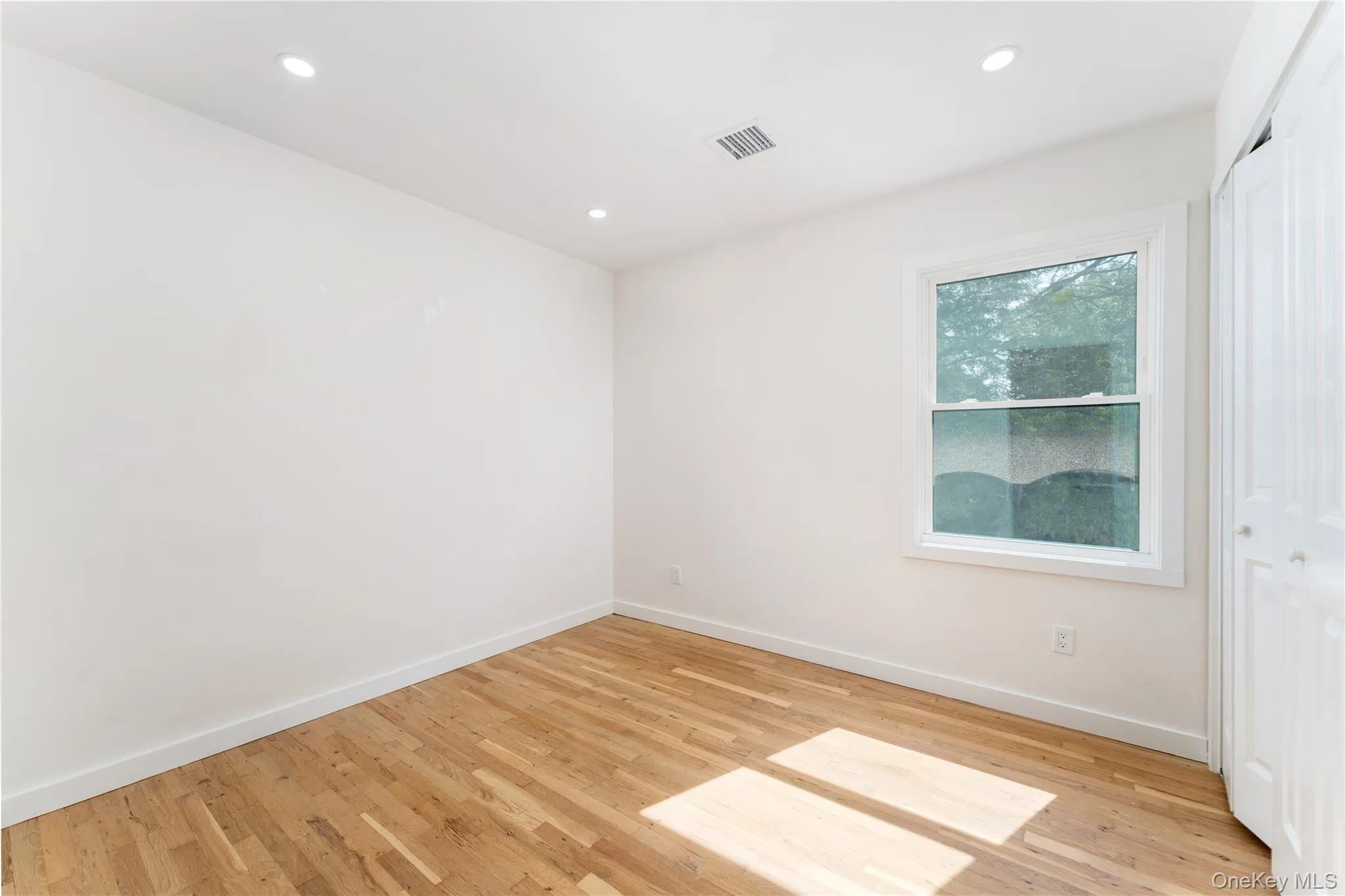 933 Thompson Drive, Islip, NY, 3 Bedrooms Bedrooms, 9 Rooms Rooms,3 BathroomsBathrooms,Residential,For Rent,Thompson,0,1030178 933 Thompson Drive, Islip, NY, 3 Bedrooms Bedrooms, 9 Rooms Rooms,3 BathroomsBathrooms,Residential,For Rent,Thompson,0,1030178