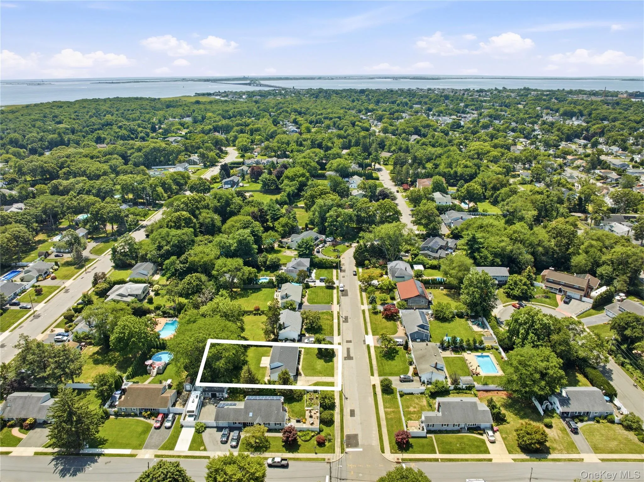 933 Thompson Drive, Islip, NY, 3 Bedrooms Bedrooms, 9 Rooms Rooms,3 BathroomsBathrooms,Residential,For Rent,Thompson,0,1030178 933 Thompson Drive, Islip, NY, 3 Bedrooms Bedrooms, 9 Rooms Rooms,3 BathroomsBathrooms,Residential,For Rent,Thompson,0,1030178