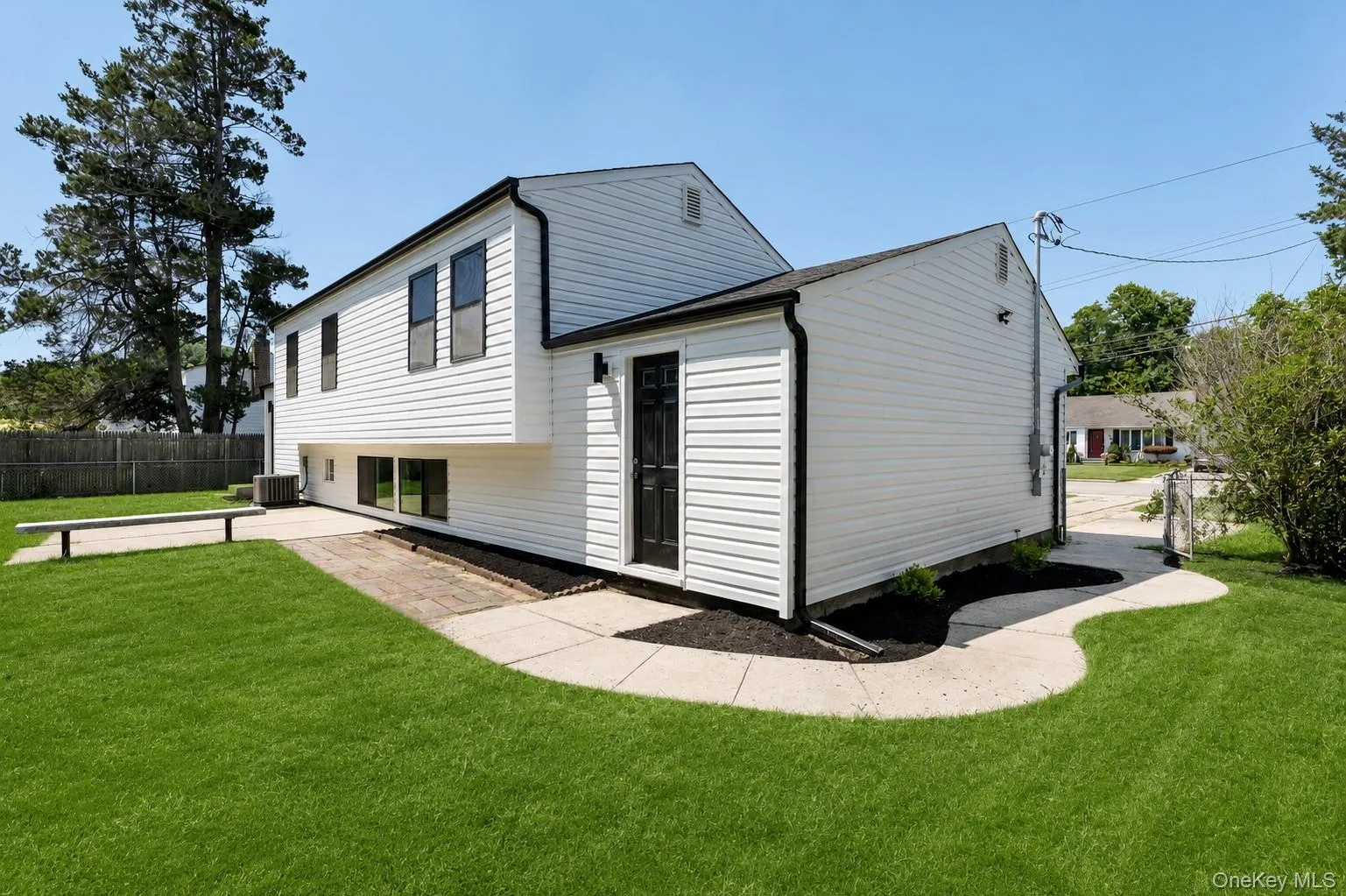 933 Thompson Drive, Islip, NY, 3 Bedrooms Bedrooms, 9 Rooms Rooms,3 BathroomsBathrooms,Residential,For Rent,Thompson,0,1030178 933 Thompson Drive, Islip, NY, 3 Bedrooms Bedrooms, 9 Rooms Rooms,3 BathroomsBathrooms,Residential,For Rent,Thompson,0,1030178