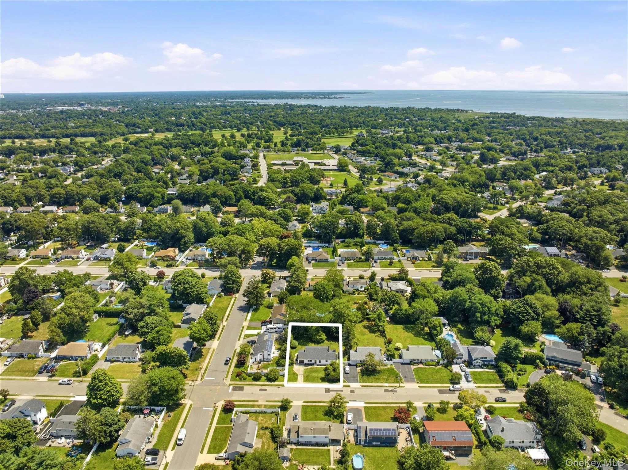 933 Thompson Drive, Islip, NY, 3 Bedrooms Bedrooms, 9 Rooms Rooms,3 BathroomsBathrooms,Residential,For Rent,Thompson,0,1030178 933 Thompson Drive, Islip, NY, 3 Bedrooms Bedrooms, 9 Rooms Rooms,3 BathroomsBathrooms,Residential,For Rent,Thompson,0,1030178