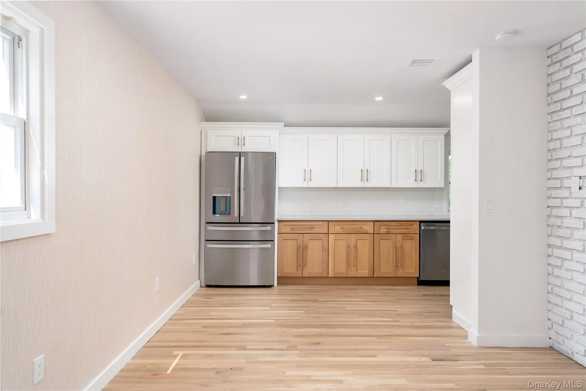 933 Thompson Drive, Islip, NY, 3 Bedrooms Bedrooms, 9 Rooms Rooms,3 BathroomsBathrooms,Residential,For Rent,Thompson,0,1030178 933 Thompson Drive, Islip, NY, 3 Bedrooms Bedrooms, 9 Rooms Rooms,3 BathroomsBathrooms,Residential,For Rent,Thompson,0,1030178