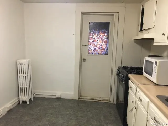 13 Benton Avenue, Middletown, NY, 1 Bedroom Bedrooms, 4 Rooms Rooms,1 BathroomBathrooms,Residential Lease,For Rent,Benton,0,1030180 13 Benton Avenue, Middletown, NY, 1 Bedroom Bedrooms, 4 Rooms Rooms,1 BathroomBathrooms,Residential Lease,For Rent,Benton,0,1030180