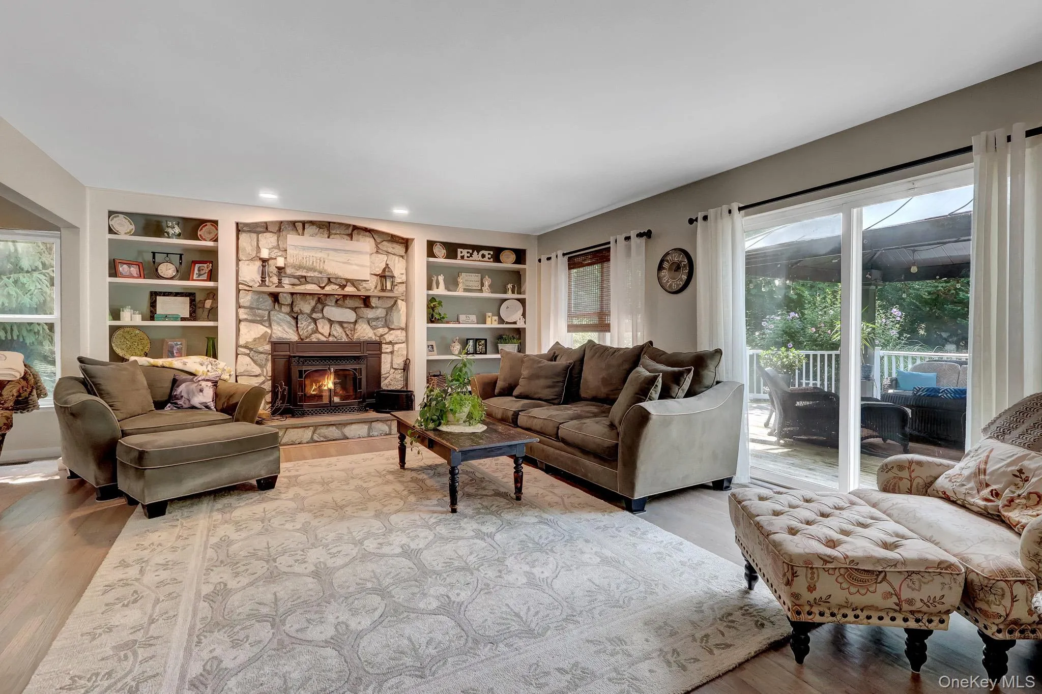 4 Apple Lane, Riverhead, NY, 4 Bedrooms Bedrooms, 10 Rooms Rooms,2 BathroomsBathrooms,Residential,For Rent,Apple,0,1030183 4 Apple Lane, Riverhead, NY, 4 Bedrooms Bedrooms, 10 Rooms Rooms,2 BathroomsBathrooms,Residential,For Rent,Apple,0,1030183
