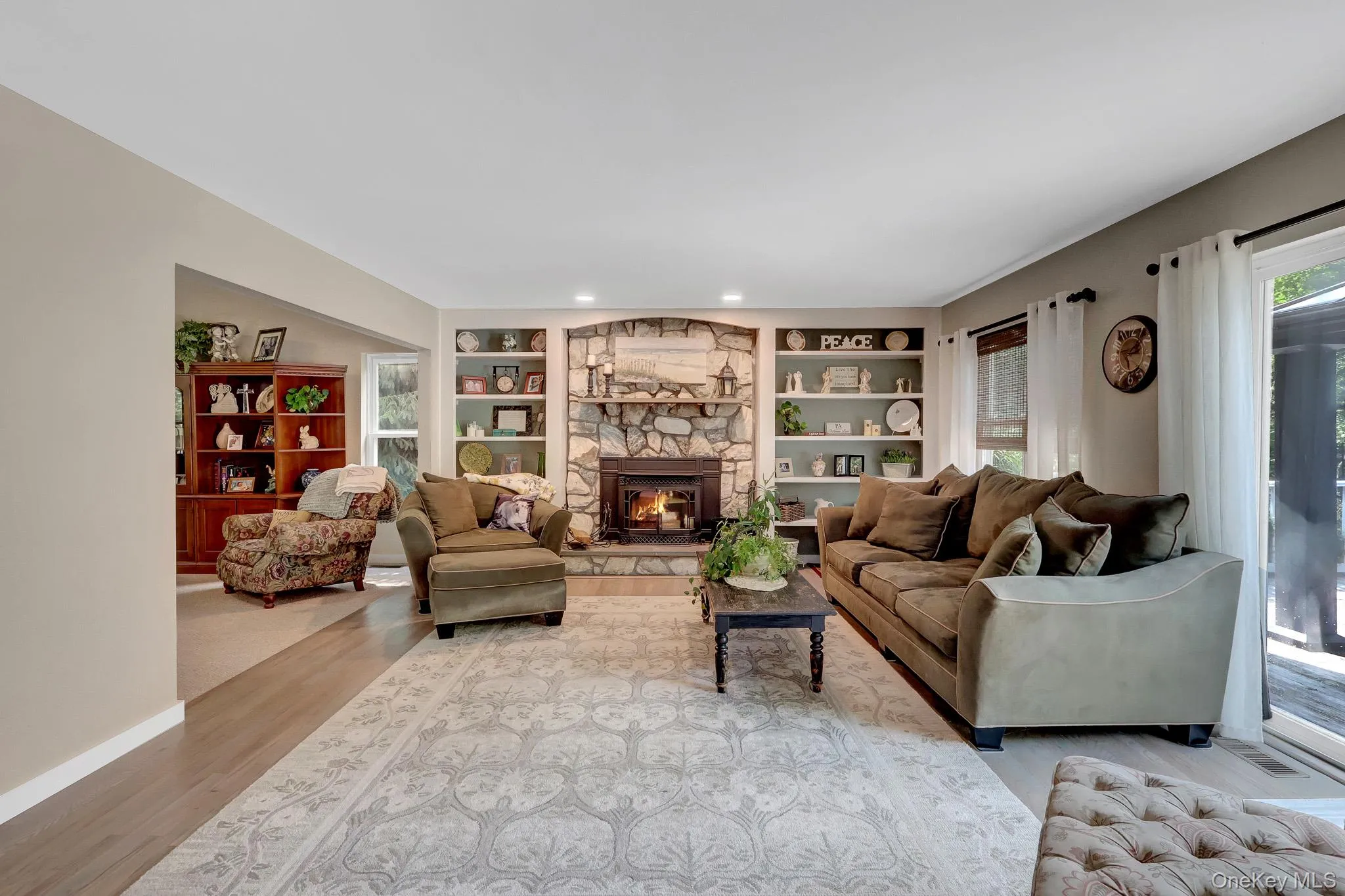 4 Apple Lane, Riverhead, NY, 4 Bedrooms Bedrooms, 10 Rooms Rooms,2 BathroomsBathrooms,Residential,For Rent,Apple,0,1030183 4 Apple Lane, Riverhead, NY, 4 Bedrooms Bedrooms, 10 Rooms Rooms,2 BathroomsBathrooms,Residential,For Rent,Apple,0,1030183