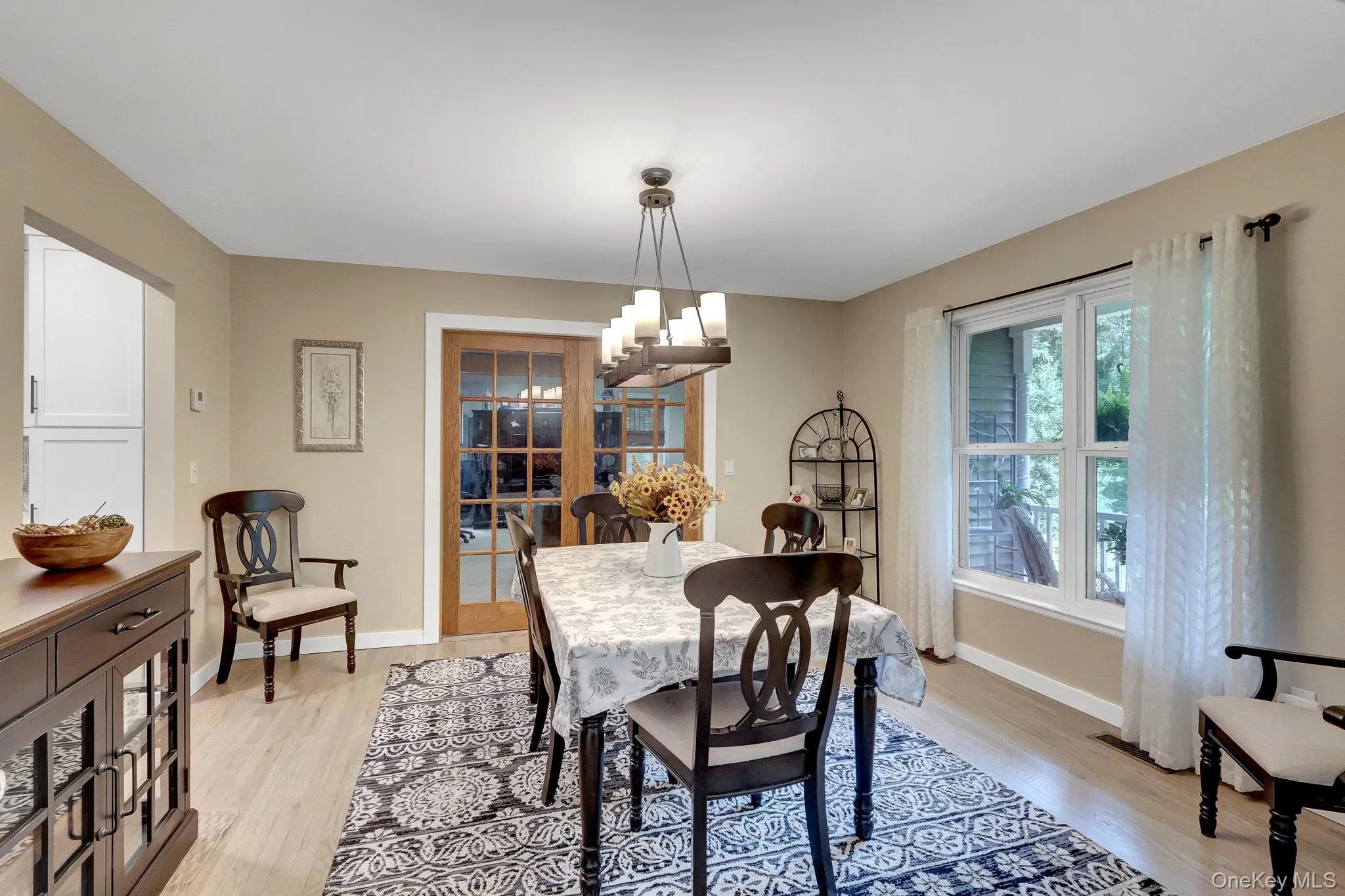 4 Apple Lane, Riverhead, NY, 4 Bedrooms Bedrooms, 10 Rooms Rooms,2 BathroomsBathrooms,Residential,For Rent,Apple,0,1030183 4 Apple Lane, Riverhead, NY, 4 Bedrooms Bedrooms, 10 Rooms Rooms,2 BathroomsBathrooms,Residential,For Rent,Apple,0,1030183