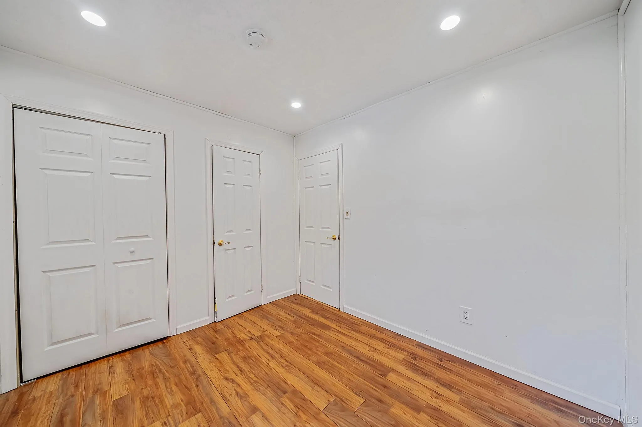 11 Radio Avenue, Brookhaven, NY, 3 Bedrooms Bedrooms, 7 Rooms Rooms,2 BathroomsBathrooms,Residential,For Rent,Radio,0,1030186 11 Radio Avenue, Brookhaven, NY, 3 Bedrooms Bedrooms, 7 Rooms Rooms,2 BathroomsBathrooms,Residential,For Rent,Radio,0,1030186