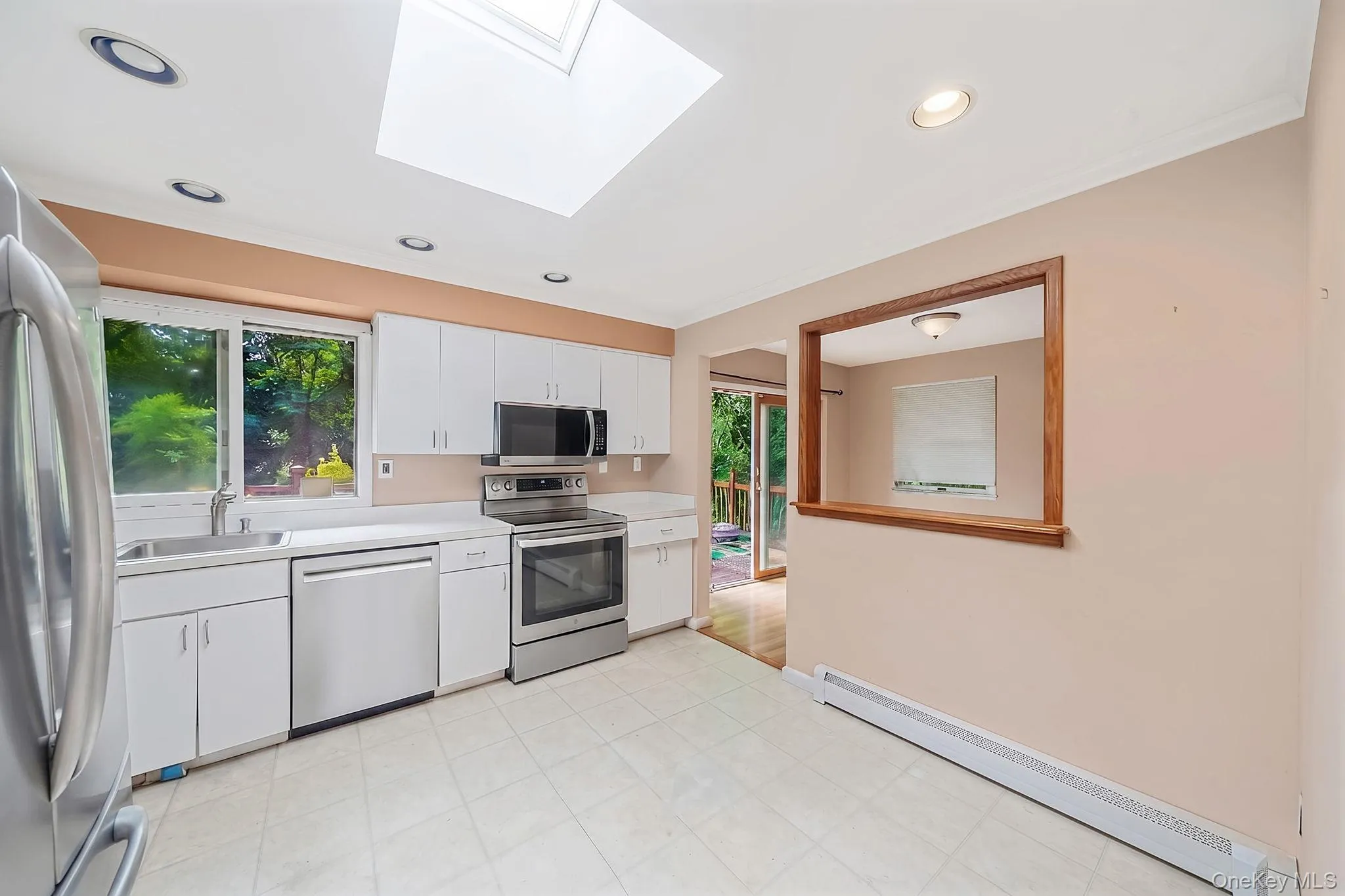 11 Radio Avenue, Brookhaven, NY, 3 Bedrooms Bedrooms, 7 Rooms Rooms,2 BathroomsBathrooms,Residential,For Rent,Radio,0,1030186 11 Radio Avenue, Brookhaven, NY, 3 Bedrooms Bedrooms, 7 Rooms Rooms,2 BathroomsBathrooms,Residential,For Rent,Radio,0,1030186