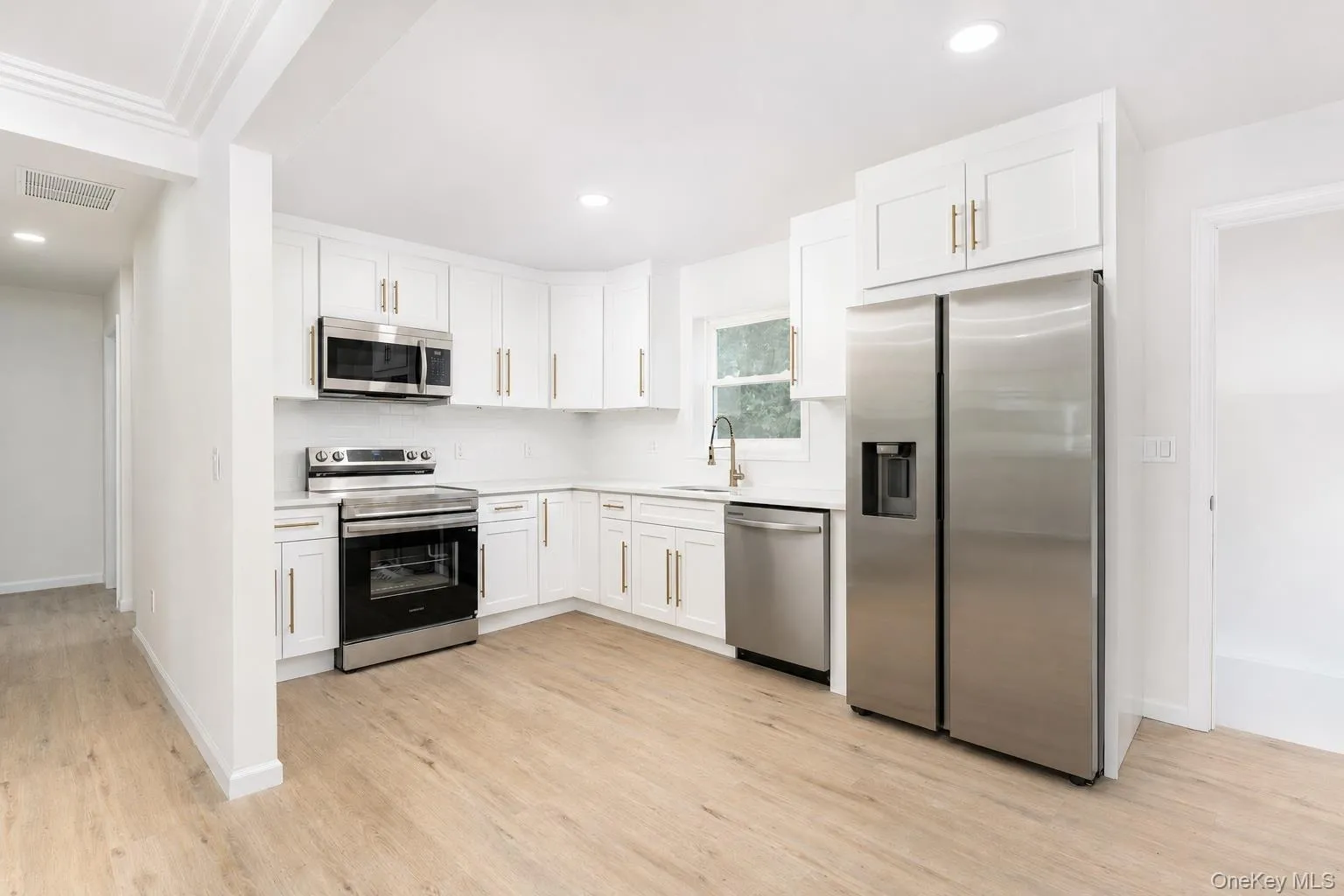 743 Hoffman Avenue, Brookhaven, NY, 3 Bedrooms Bedrooms, 7 Rooms Rooms,1 BathroomBathrooms,Residential,For Rent,Hoffman,0,1030192 743 Hoffman Avenue, Brookhaven, NY, 3 Bedrooms Bedrooms, 7 Rooms Rooms,1 BathroomBathrooms,Residential,For Rent,Hoffman,0,1030192